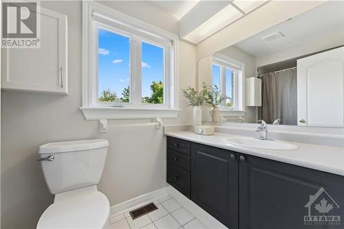 4 piece Bathroom - 20 Forestglade Crescent, Ottawa, ON - Indoor Photo Showing Bathroom