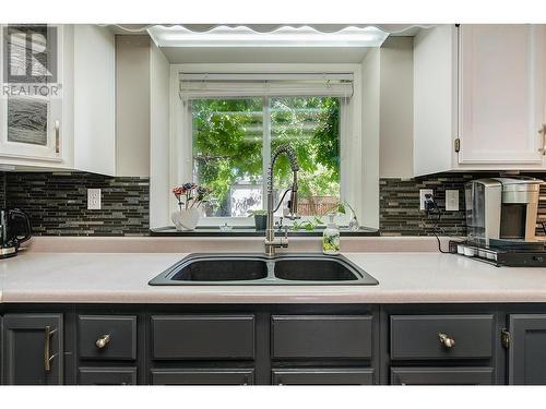 1862 Aitkins Court, Kelowna, BC - Indoor Photo Showing Kitchen With Double Sink