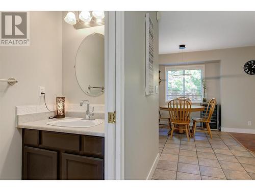 1862 Aitkins Court, Kelowna, BC - Indoor Photo Showing Bathroom