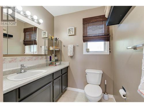 1862 Aitkins Court, Kelowna, BC - Indoor Photo Showing Bathroom