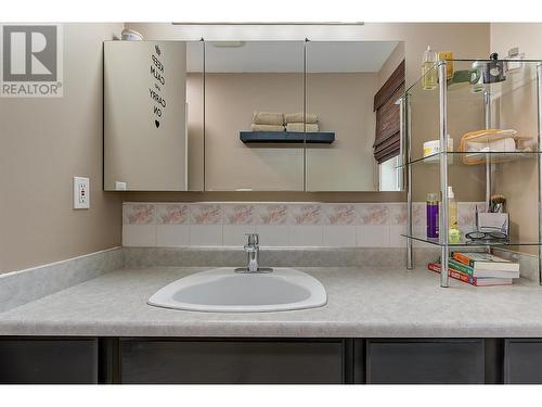 1862 Aitkins Court, Kelowna, BC - Indoor Photo Showing Bathroom