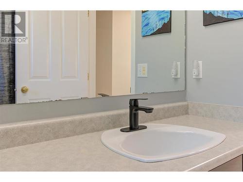 1862 Aitkins Court, Kelowna, BC - Indoor Photo Showing Bathroom