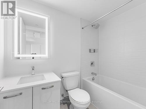 712 - 2301 Danforth Avenue, Toronto (East End-Danforth), ON - Indoor Photo Showing Bathroom