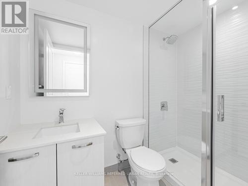 712 - 2301 Danforth Avenue, Toronto (East End-Danforth), ON - Indoor Photo Showing Bathroom