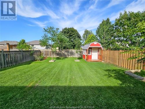 122 Smithfield Circle, Chatham, ON - Outdoor With Backyard