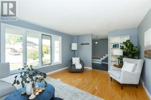 198 Twin Lakes Drive, Sarnia, ON - Indoor Photo Showing Living Room