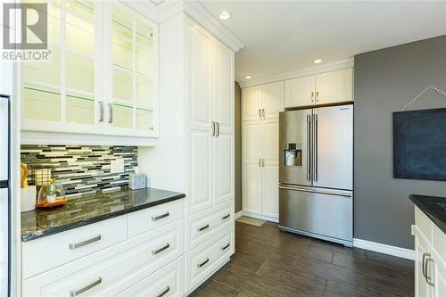 198 Twin Lakes Drive, Sarnia, ON - Indoor Photo Showing Kitchen