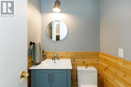 198 Twin Lakes Drive, Sarnia, ON - Indoor Photo Showing Bathroom