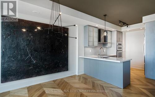 623 - 120 Homewood Avenue, Toronto (North St. James Town), ON - Indoor Photo Showing Kitchen With Double Sink