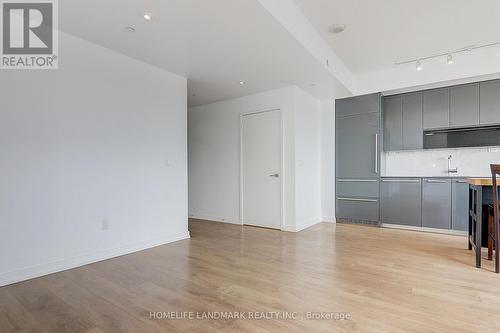 301 - 117 Mcmahon Drive, Toronto (Bayview Village), ON - Indoor Photo Showing Kitchen