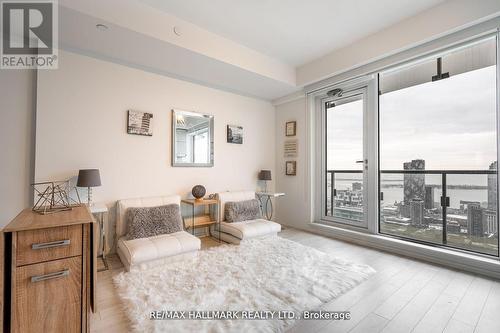 5408 - 197 Yonge Street, Toronto (Church-Yonge Corridor), ON - Indoor Photo Showing Bedroom