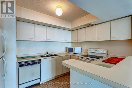 #3216 - 25 The Esplanade, Toronto, ON - Indoor Photo Showing Kitchen With Double Sink