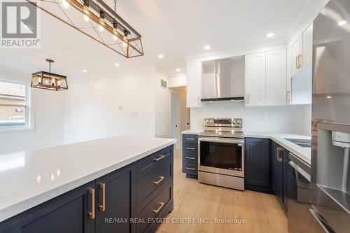 27 Garthwood Drive, Toronto (Kennedy Park), ON - Indoor Photo Showing Kitchen With Double Sink