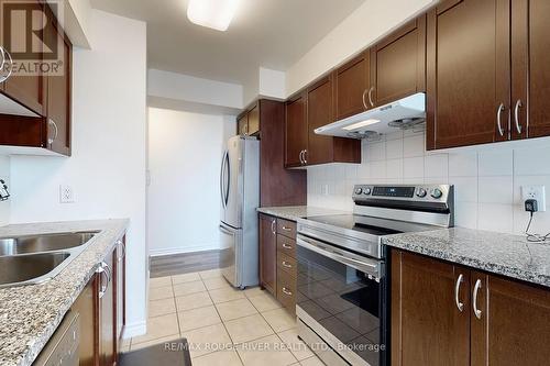 608 - 88 Grangeway Avenue, Toronto (Woburn), ON - Indoor Photo Showing Kitchen With Double Sink