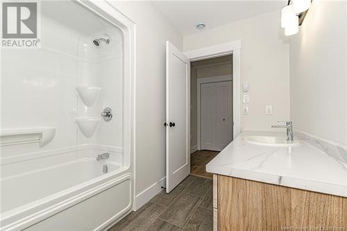 124 Elsliger Street, Dieppe, NB - Indoor Photo Showing Bathroom