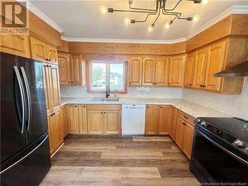 1079 Winton, Bathurst, NB - Indoor Photo Showing Kitchen