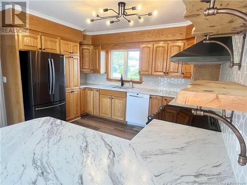 1079 Winton, Bathurst, NB - Indoor Photo Showing Kitchen