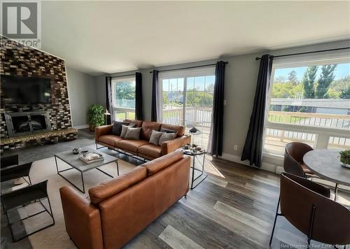 1079 Winton, Bathurst, NB - Indoor Photo Showing Living Room