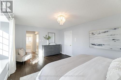 7129 Gillespie Lane, Mississauga, ON - Indoor Photo Showing Bedroom