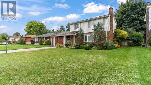 81 Queen Street, Thames Centre (Dorchester), ON - Outdoor With Deck Patio Veranda