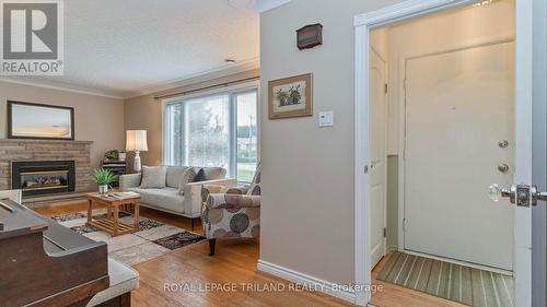 81 Queen Street, Thames Centre (Dorchester), ON - Indoor Photo Showing Living Room With Fireplace