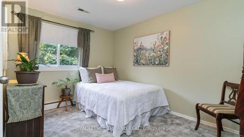 81 Queen Street, Thames Centre (Dorchester), ON - Indoor Photo Showing Bedroom