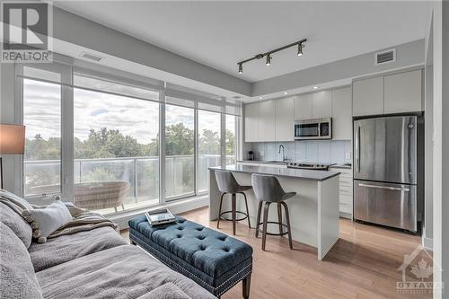 88 Richmond Road Unit#503, Ottawa, ON - Indoor Photo Showing Kitchen With Upgraded Kitchen