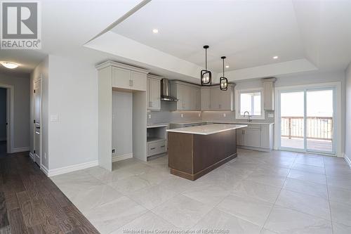 4409 Belmont, Lakeshore, ON - Indoor Photo Showing Kitchen