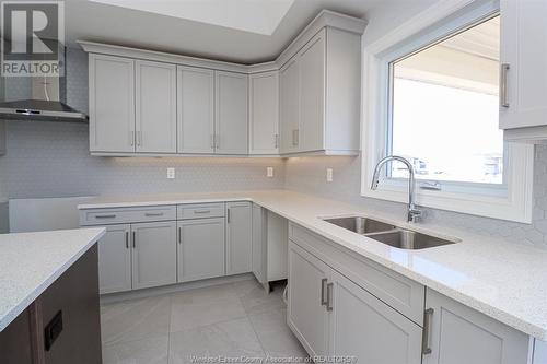 4409 Belmont, Lakeshore, ON - Indoor Photo Showing Kitchen With Double Sink