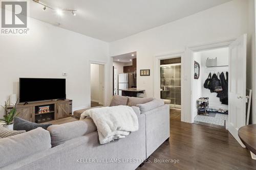 64 Duchess Avenue, London, ON - Indoor Photo Showing Living Room