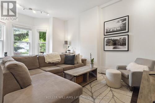 64 Duchess Avenue, London, ON - Indoor Photo Showing Living Room