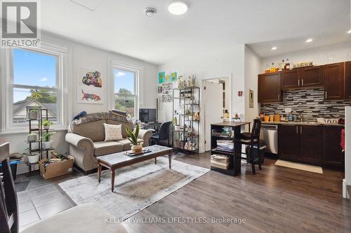 64 Duchess Avenue, London, ON - Indoor Photo Showing Living Room