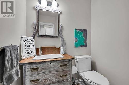 403 Lawson Road, London, ON - Indoor Photo Showing Bathroom