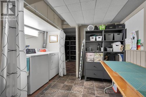 403 Lawson Road, London, ON - Indoor Photo Showing Laundry Room