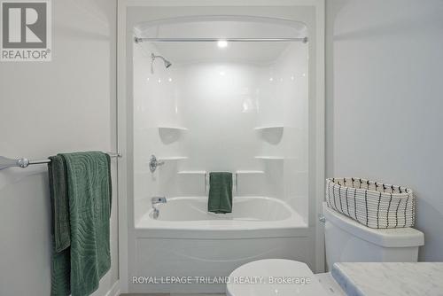 56 Silverleaf Path, St. Thomas, ON - Indoor Photo Showing Bathroom