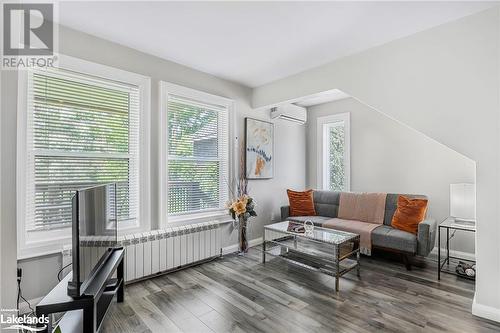 214 Mississaga Street W, Orillia, ON - Indoor Photo Showing Living Room