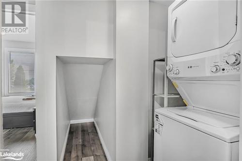 214 Mississaga Street W, Orillia, ON - Indoor Photo Showing Laundry Room