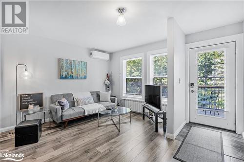 214 Mississaga Street W, Orillia, ON - Indoor Photo Showing Living Room