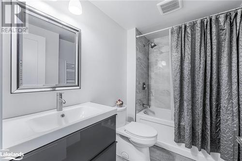 214 Mississaga Street W, Orillia, ON - Indoor Photo Showing Bathroom