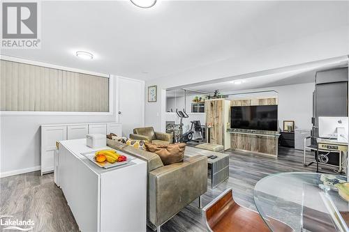 214 Mississaga Street W, Orillia, ON - Indoor Photo Showing Living Room