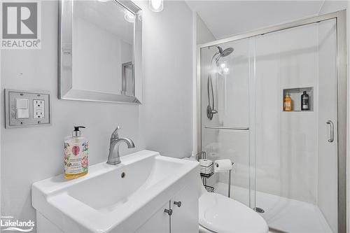 214 Mississaga Street W, Orillia, ON - Indoor Photo Showing Bathroom