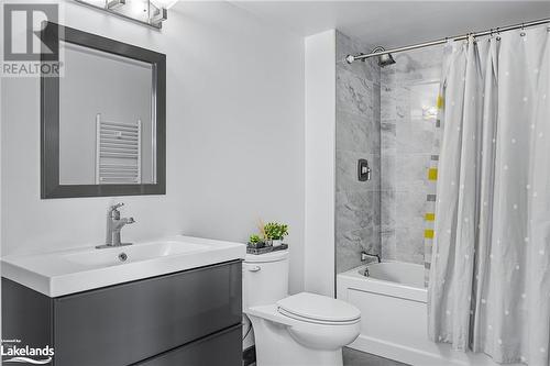 214 Mississaga Street W, Orillia, ON - Indoor Photo Showing Bathroom