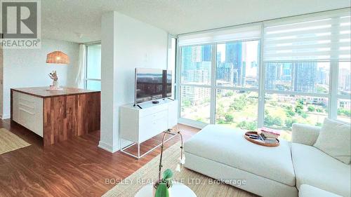 1901 - 85 Queens Wharf Road, Toronto (Waterfront Communities), ON - Indoor Photo Showing Bedroom