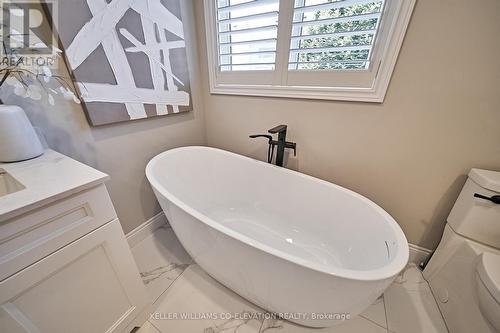 24 Rainbow Crescent, Whitby, ON - Indoor Photo Showing Bathroom