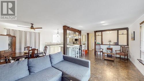 8 Lady Sarah Crescent, Toronto (Agincourt North), ON - Indoor Photo Showing Living Room