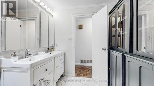 8 Lady Sarah Crescent, Toronto (Agincourt North), ON - Indoor Photo Showing Bathroom