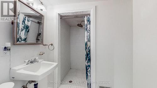 8 Lady Sarah Crescent, Toronto (Agincourt North), ON - Indoor Photo Showing Bathroom