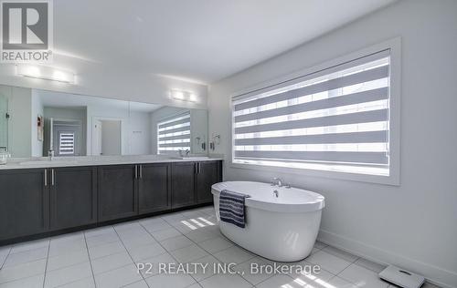 55 Marlene Johnston Drive, East Gwillimbury, ON - Indoor Photo Showing Bathroom