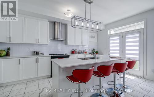 55 Marlene Johnston Drive, East Gwillimbury, ON - Indoor Photo Showing Kitchen With Upgraded Kitchen