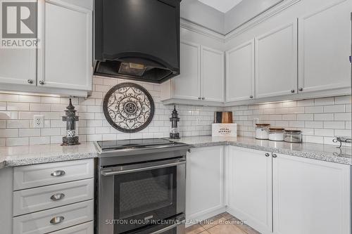 62 Sandringham Drive, Barrie (Innis-Shore), ON - Indoor Photo Showing Kitchen